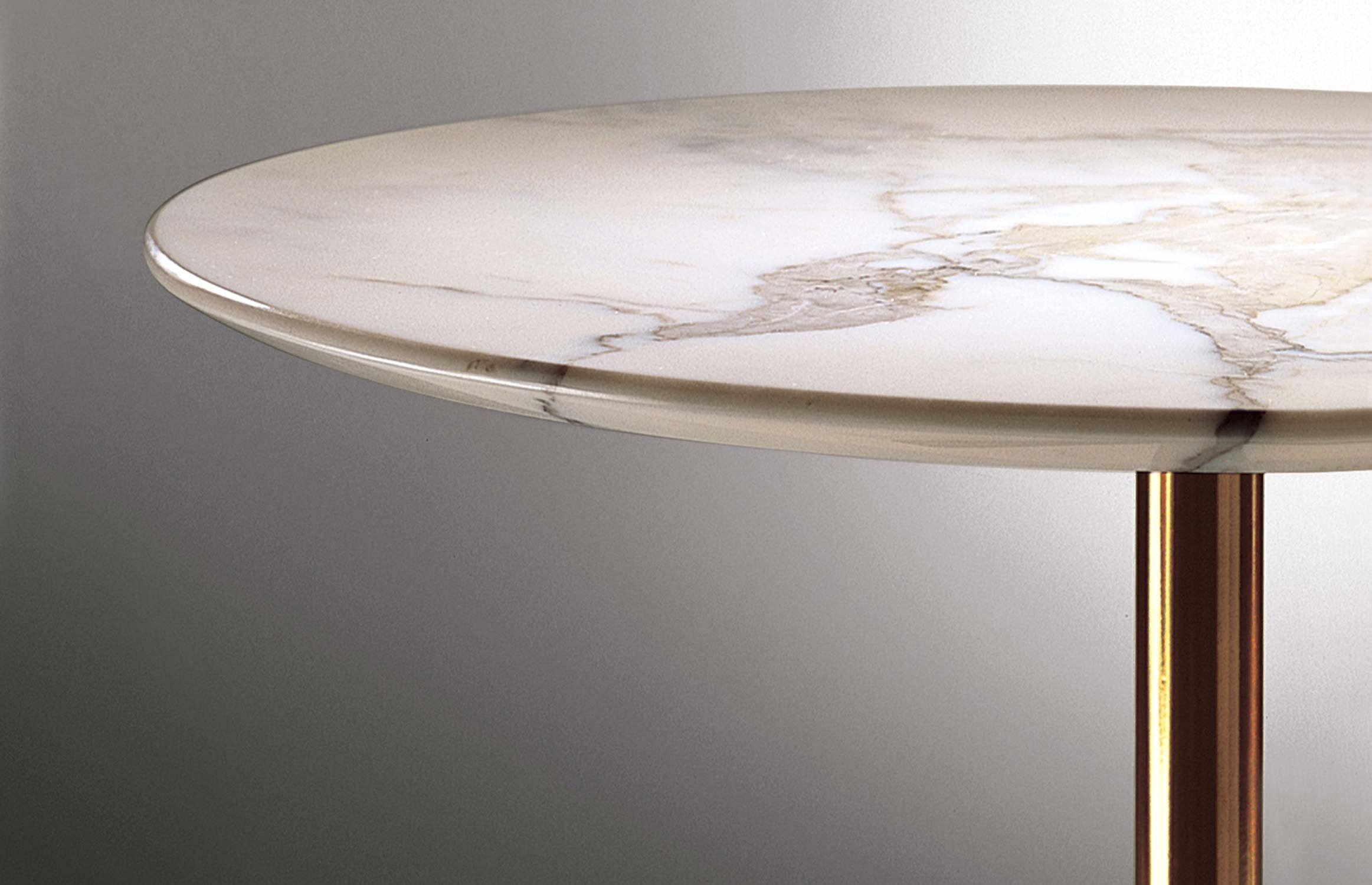 Capri Occasional Tables / Slide / Detail / Slide 001