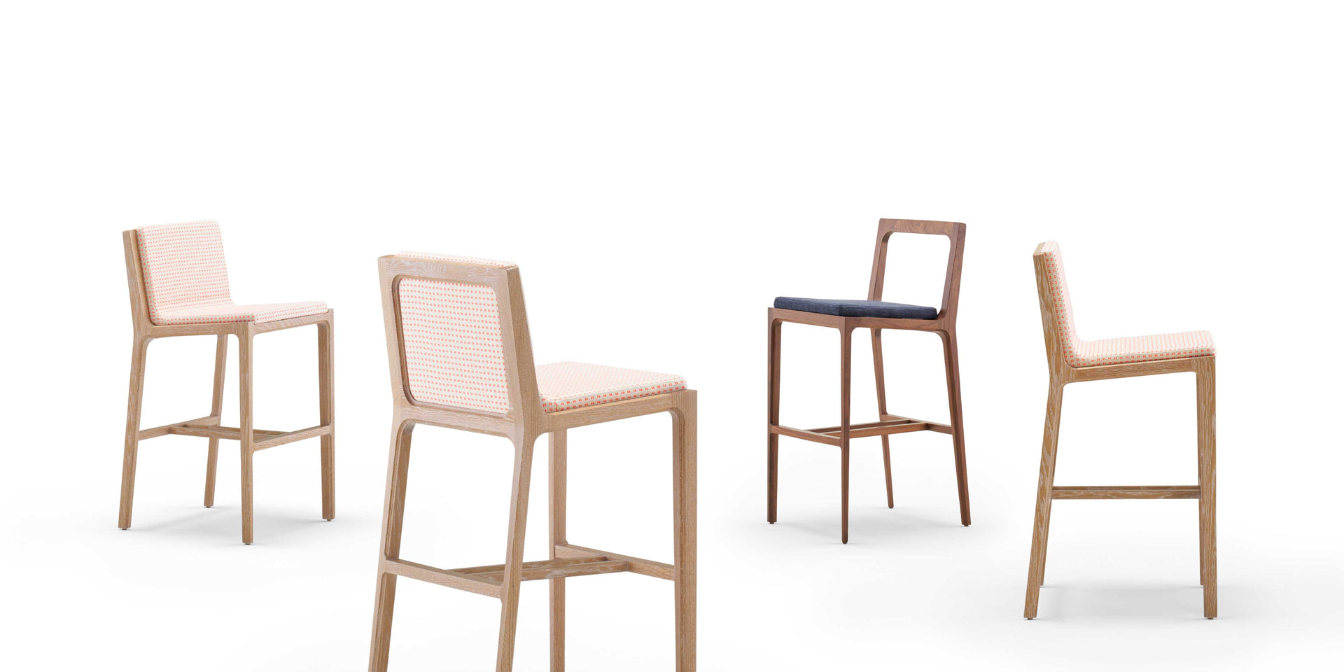 Revo Stool / Hero / White Sweep / St 001