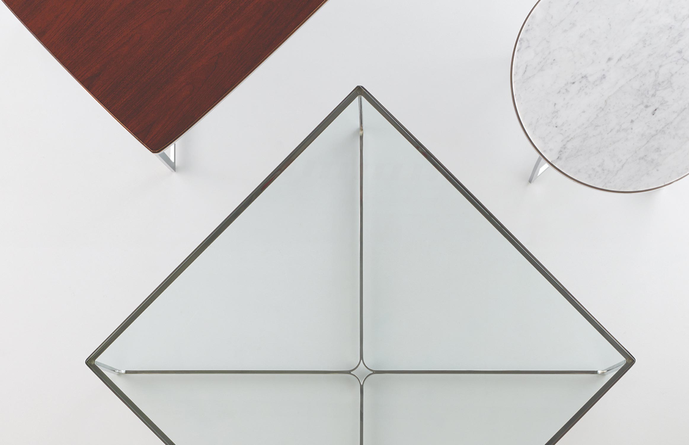 Solitaire Occasional Tables / Slide / Detail / Occasional Table 001