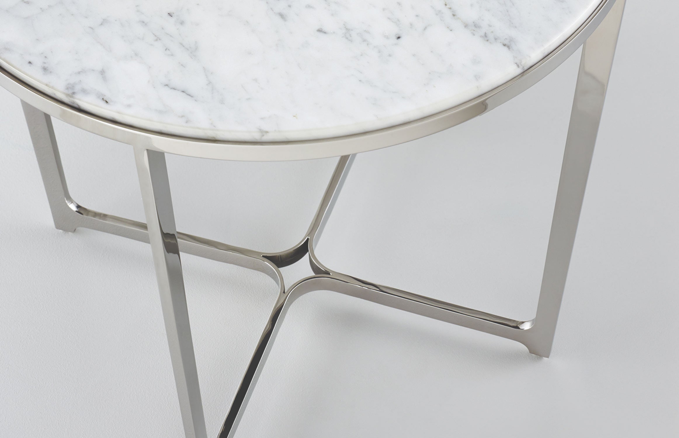 Solitaire Occasional Tables / Slide / Detail / Occasional Table Side Round 001